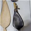 Image 6 : 5 Vintage  Powder Flasks