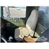 Image 7 : 1981 KENWORTH W900 T/A GRAIN TRUCK
