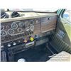 Image 9 : 1981 KENWORTH W900 T/A GRAIN TRUCK