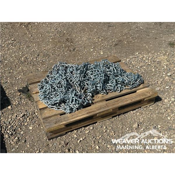 (1) SET OF TIRE CHAINS TO FIT IHC 806 TRACTOR
