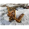 Image 1 : Orange Truck Tire Hoist