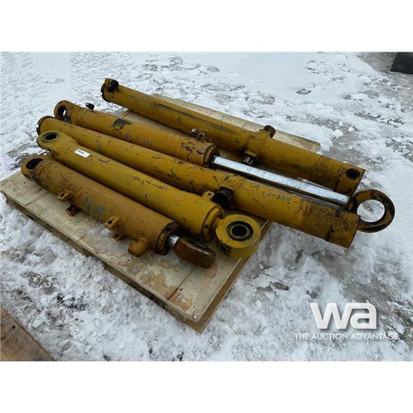(4) Cat D6T Lift & Angle Cylinders