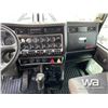 Image 7 : 2012 Kenworth T800 Tri Drive Sleeper Truck Tractor