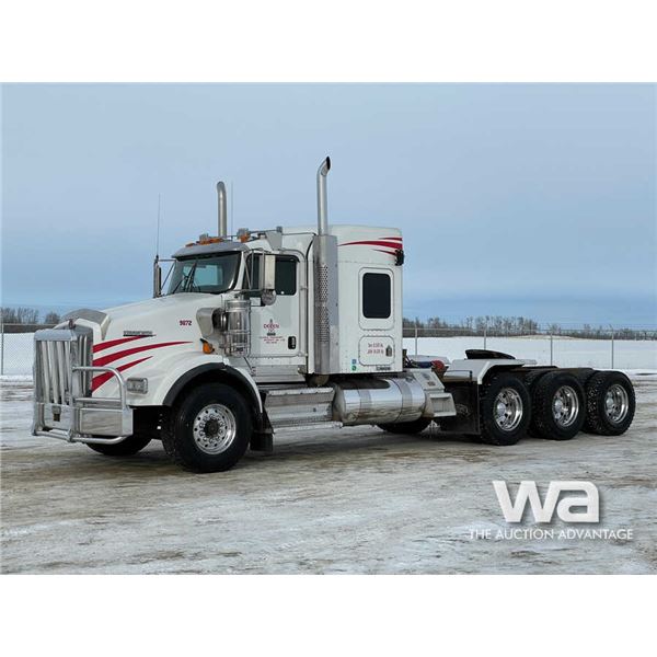 2008 Kenworth T800 Tri Drive Sleeper Truck Tractor