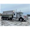 Image 2 : 2014 Kenworth T800 Tri Drive Sleeper Tank Truck