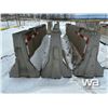 Image 3 : (3) Concrete Barriers
