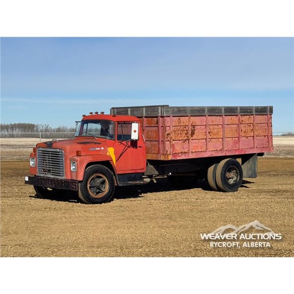 1974 IHC LOADSTAR 1600 S/A GRAIN TRUCK