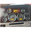 Image 12 : 2015 PETERBILT 367 TRI DRIVE SLEEPER TANK TRUCK