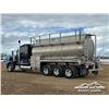 Image 4 : 2015 PETERBILT 367 TRI DRIVE SLEEPER TANK TRUCK