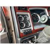 Image 15 : 2007 KENWORTH T800B TRIDRIVE SLEEPER TRUCK TRACTOR