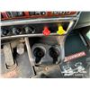 Image 20 : 2007 KENWORTH T800B TRIDRIVE SLEEPER TRUCK TRACTOR