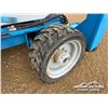 Image 11 : 2002 GENIE GS-4390 4X4 DUAL FUEL SCISSOR LIFT