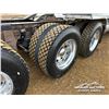 Image 56 : 2018 KENWORTH T800 TRI DRIVE SLEEPER TRUCK TRACTOR