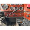 Image 19 : 2007 FREIGHTLINER FLD120SD TRI DRIVE GRAIN TRUCK