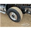 Image 37 : 2007 FREIGHTLINER FLD120SD TRI DRIVE GRAIN TRUCK