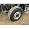 Image 39 : 2007 FREIGHTLINER FLD120SD TRI DRIVE GRAIN TRUCK