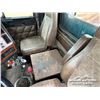 Image 8 : 2007 FREIGHTLINER FLD120SD TRI DRIVE GRAIN TRUCK