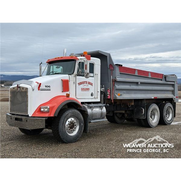 2002 KENWORTH T800 T/A DUMP TRUCK