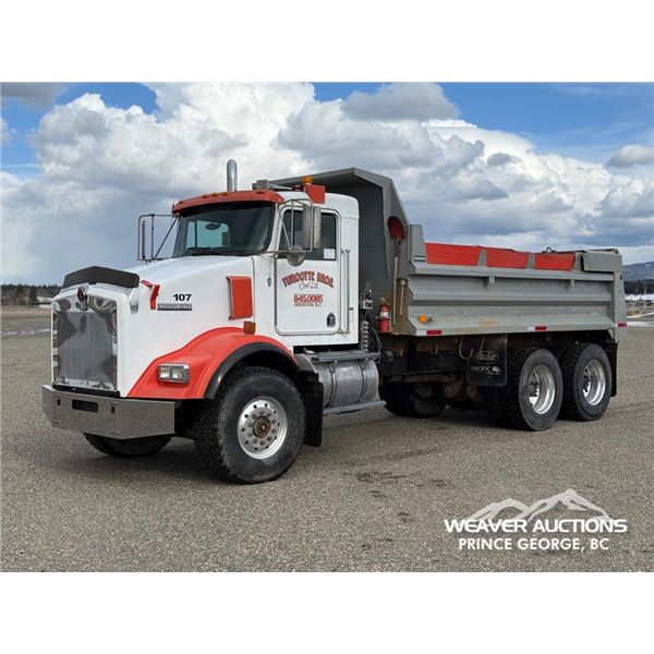 2002 KENWORTH T800 T/A DUMP TRUCK