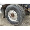 Image 27 : 2002 KENWORTH T800 T/A DUMP TRUCK