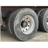 Image 31 : 2002 KENWORTH T800 T/A DUMP TRUCK