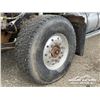 Image 33 : 2002 KENWORTH T800 T/A DUMP TRUCK