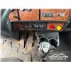 Image 40 : 2002 KENWORTH T800 T/A DUMP TRUCK