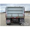 Image 42 : 2002 KENWORTH T800 T/A DUMP TRUCK
