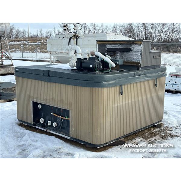 HOT TUB W/COVER