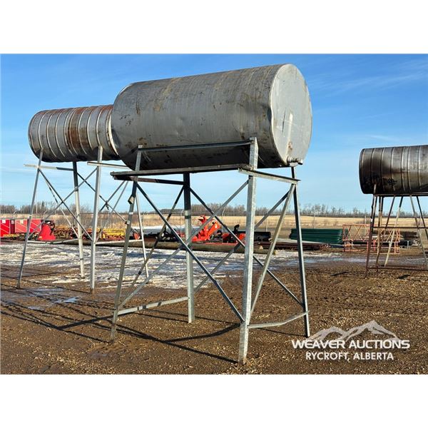 FUEL TANK WITH STAND