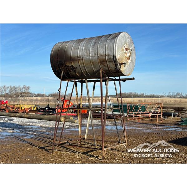 FUEL TANK WITH STAND