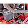 Image 27 : 1995 MASSEY FERGUSON 8570 COMBINE