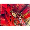 Image 40 : 1995 MASSEY FERGUSON 8570 COMBINE