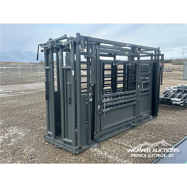 LIVESTOCK CHUTE & HEADGATE