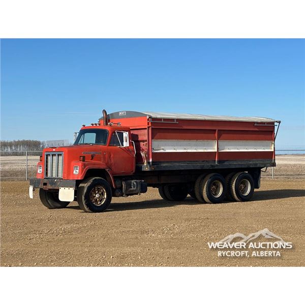 1977 INTERNATIONAL FLEETSTAR T/A GRAIN TRUCK