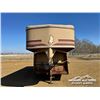 Image 6 : 1993 TRAILS WEST T/A GOOSENECK HORSE TRAILER