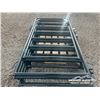 Image 5 : (5) 4 FT. FRAME GATES