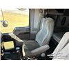 Image 9 : 2012 KENWORTH T800 T/A SLEEPER TRUCK TRACTOR