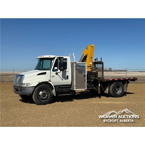 2005 INTERNATIONAL 4000 SBA S/A BOOM TRUCK