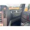 Image 14 : 2016 FREIGHTLINER 122SD TRI DRIVE SLEEPER TRUCK