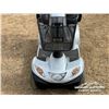 Image 8 : 2004 PEGASUS INVACARE SCOOTER