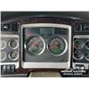 Image 14 : 2014 KENWORTH T800 TRI DRIVE SLEEPER TRUCK TRACTOR