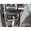 Image 18 : 2014 KENWORTH T800 TRI DRIVE SLEEPER TRUCK TRACTOR