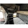 Image 27 : 2014 KENWORTH T800 TRI DRIVE SLEEPER TRUCK TRACTOR