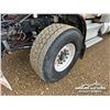 Image 47 : 2014 KENWORTH T800 TRI DRIVE SLEEPER TRUCK TRACTOR