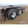 Image 49 : 2014 KENWORTH T800 TRI DRIVE SLEEPER TRUCK TRACTOR