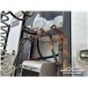 Image 72 : 2014 KENWORTH T800 TRI DRIVE SLEEPER TRUCK TRACTOR