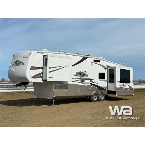 2008 Cedar Creek 34 FT. 5TH Wheel Travel Trailer