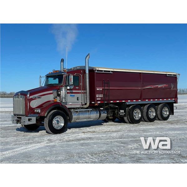2012 Kenworth T800 Tri Drive Grain Truck