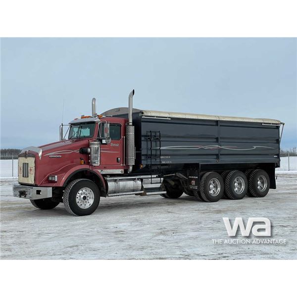 2007 Kenworth T800 Tri Drive Grain Truck
